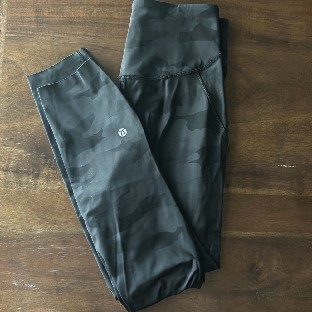 EUC LULU LEGGINGS
